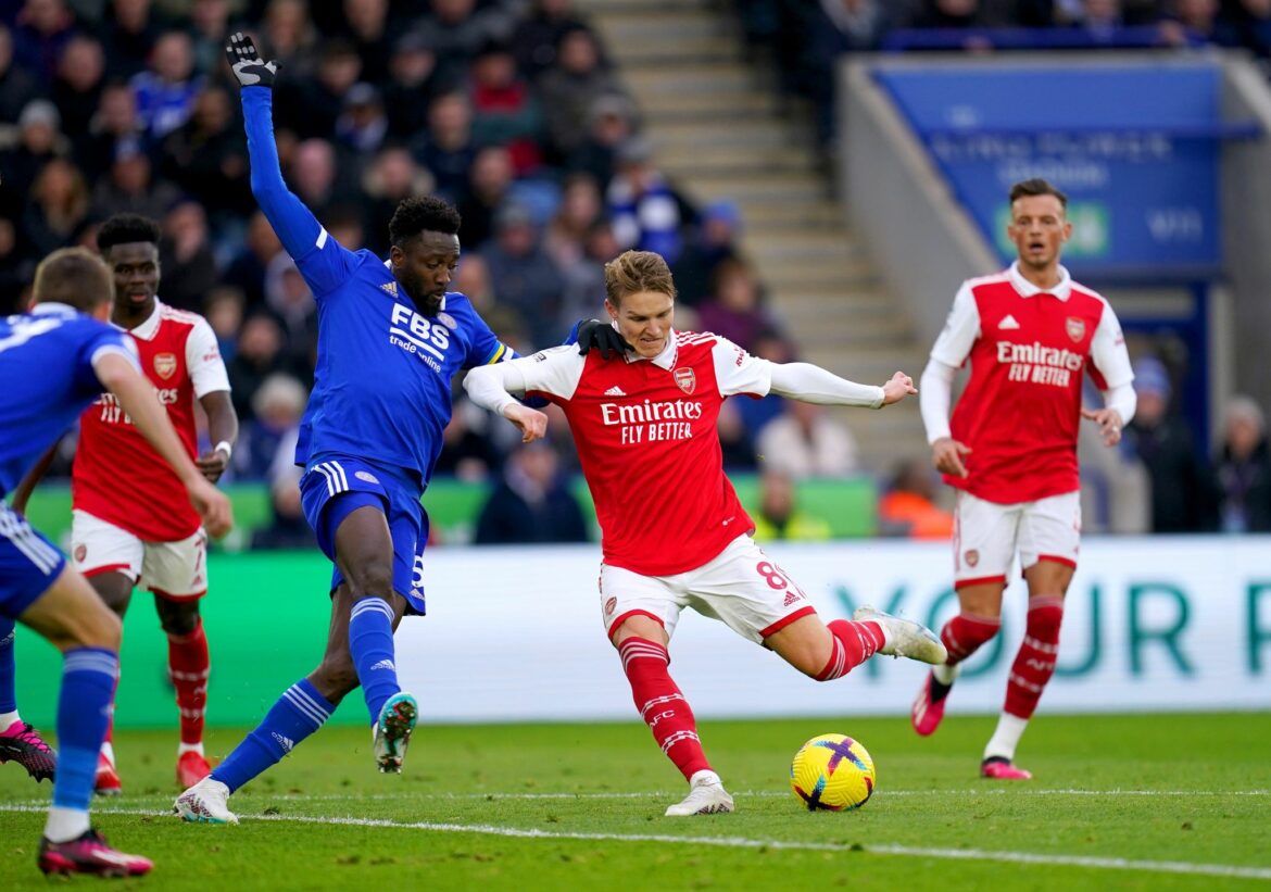 Arsenal verteidigt Tabellenspitze – Man City siegt souverän