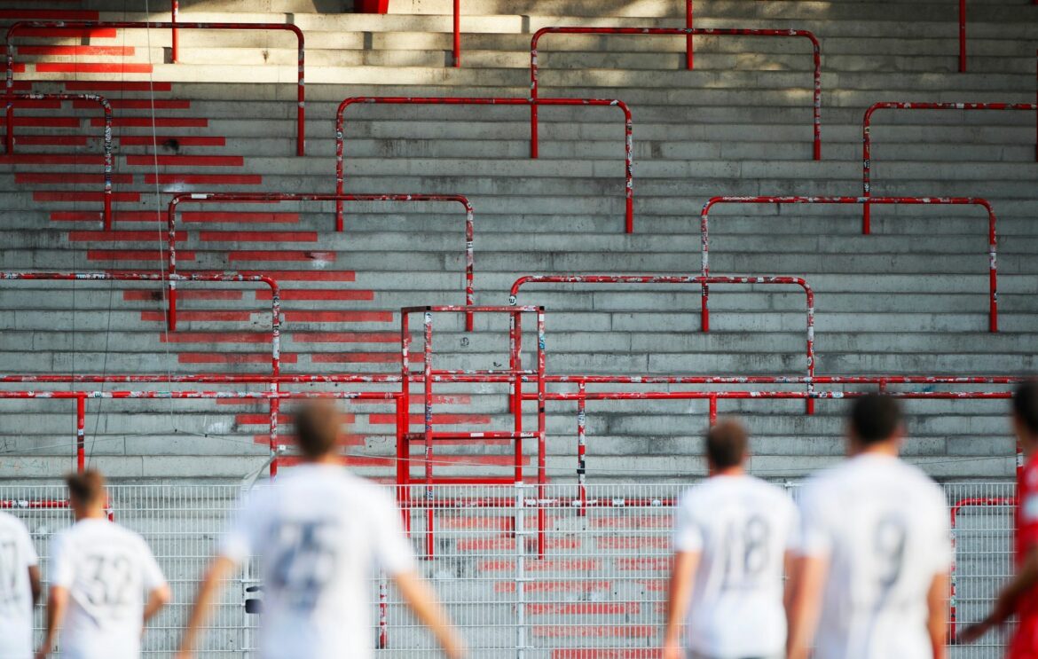 UEFA erlaubt weiterhin Stehplätze im Europapokal