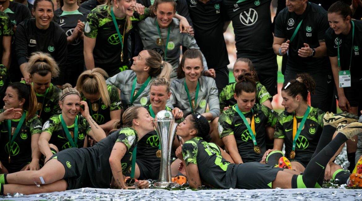 «Sehr stolz»: Wolfsburg feiert zehnten Pokaltitel in Serie