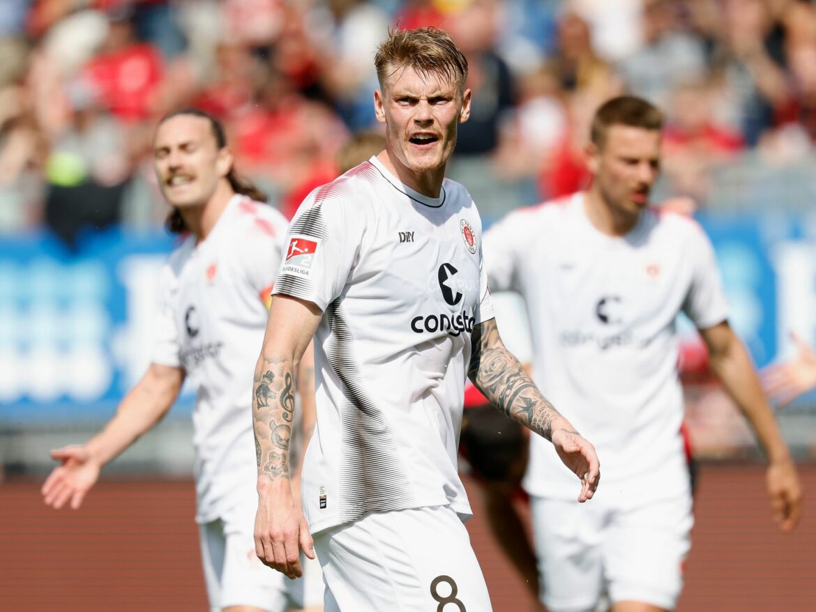 St. Pauli ist Meister, Hansa steigt ab