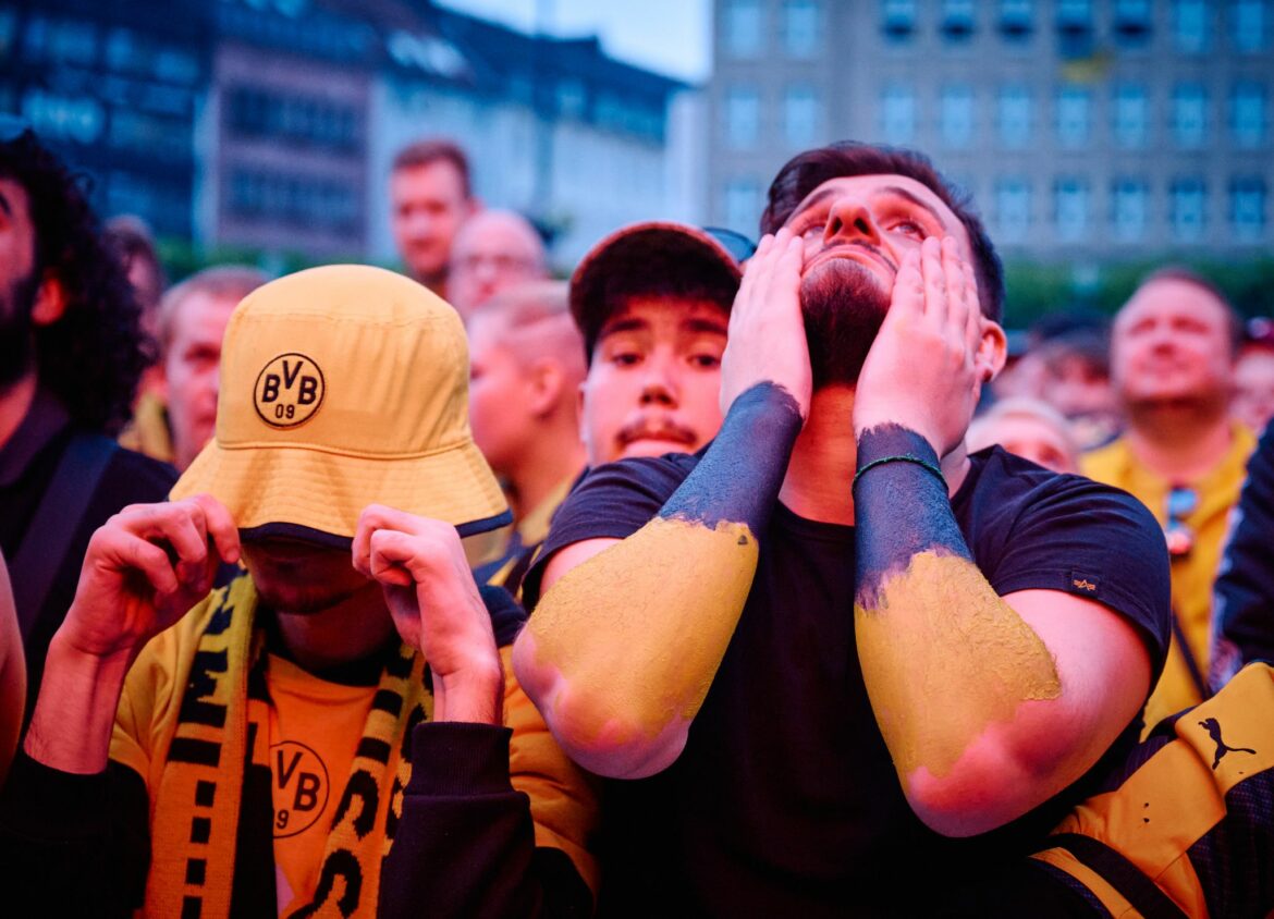 Zehntausende BVB-Fans verfolgen Niederlage daheim