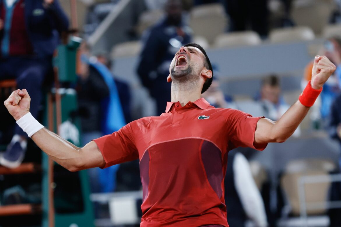 3 Uhr nachts: Djokovic siegt dramatisch und will auf Party