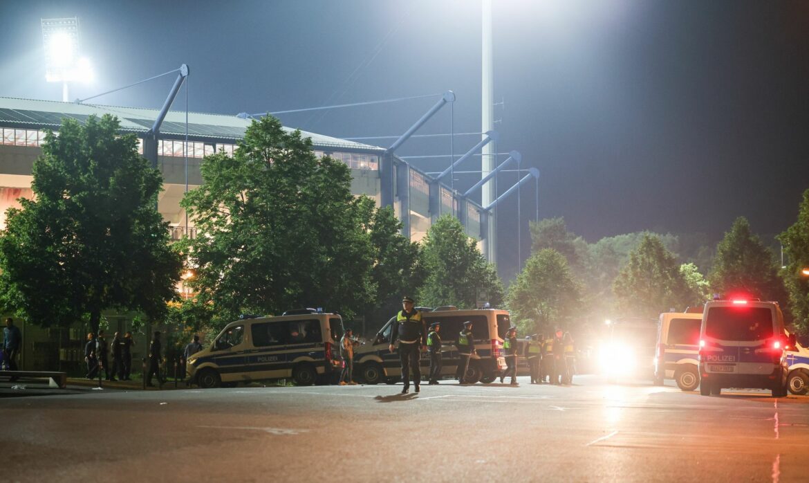 Fast jeder Zweite hat Sorge vor Terror bei der Fußball-EM