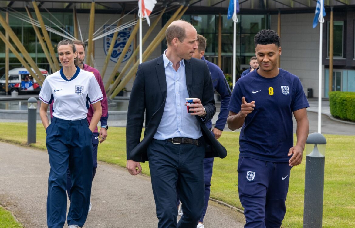 Prinz William besucht Englands Nationalteam vor EM