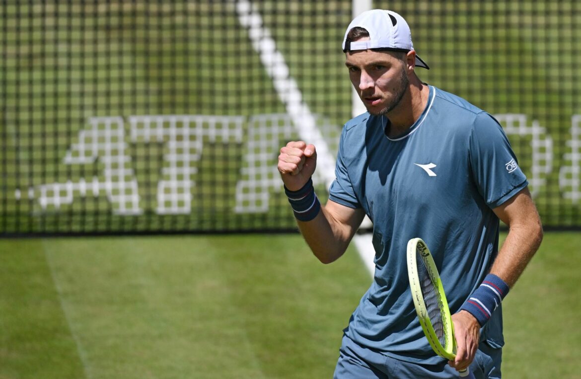 Struff zieht in Stuttgart ins Viertelfinale ein