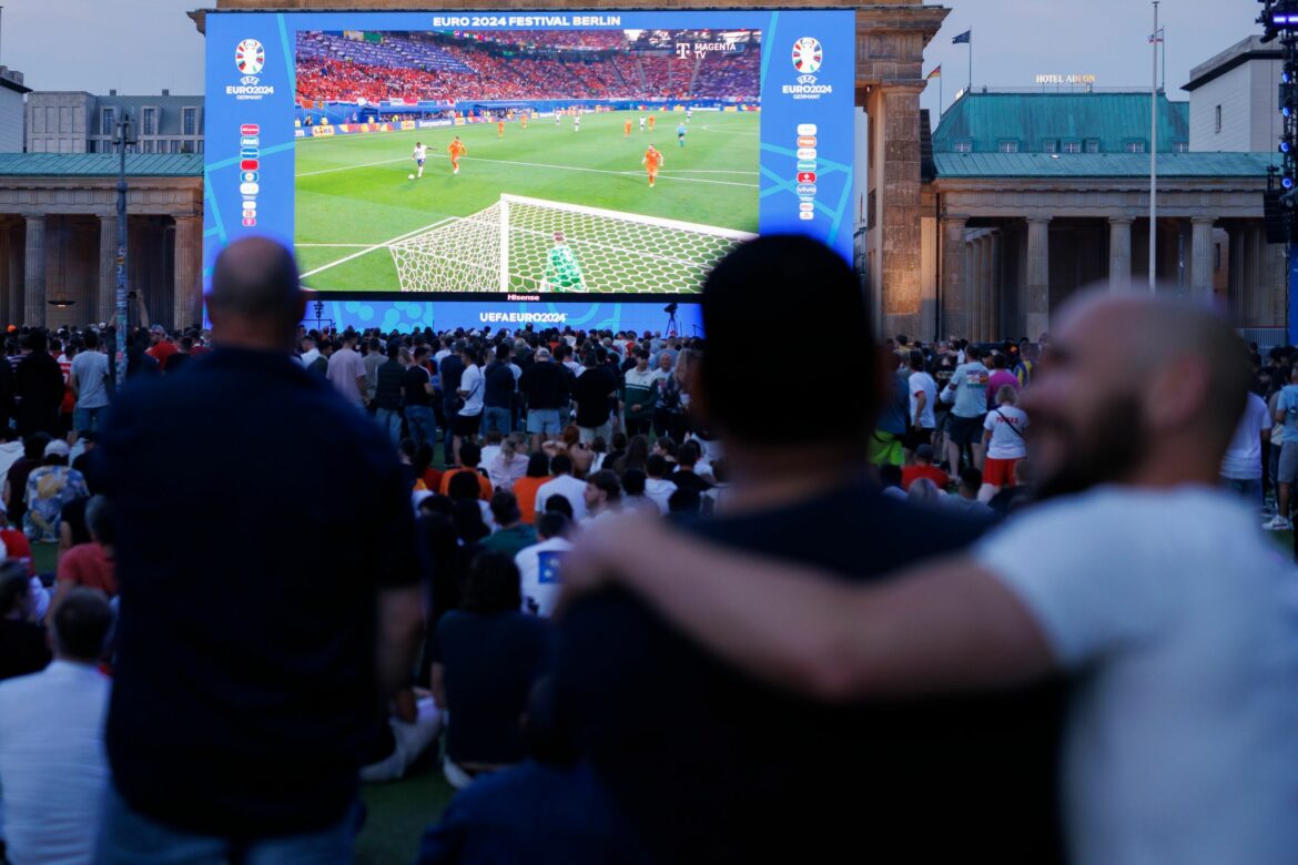 Berliner Fanzone wird für Deutschland-Spiel erweitert