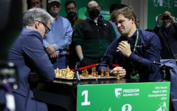 In Jeans: Carlsen trifft bei Blitzschach-WM auf Niemann