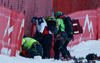 Ski-Star Sarrazin nach Operation wach und bei Bewusstsein