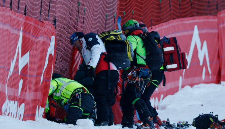 Ski-Star Sarrazin nach Operation wach und bei Bewusstsein