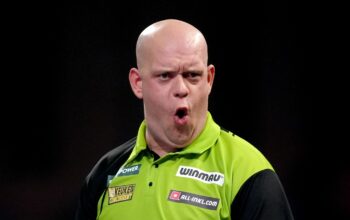 Darts-Stars Littler und van Gerwen nur mit Mühe weiter