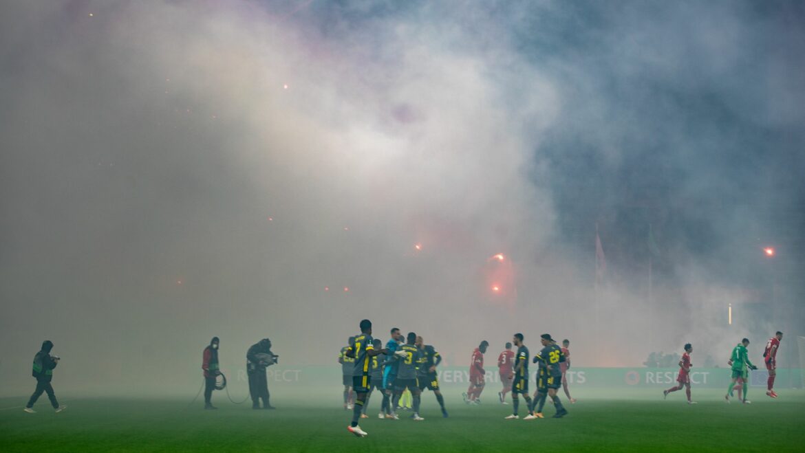 Frankreich verbietet Feyenoord-Fans Anreise nach Lille