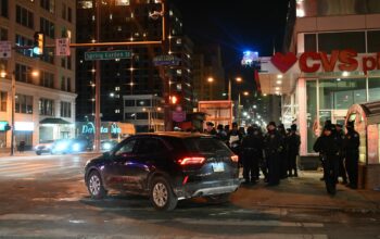 Nach Playoff-Spiel in Philadelphia: Auto fährt in Fans