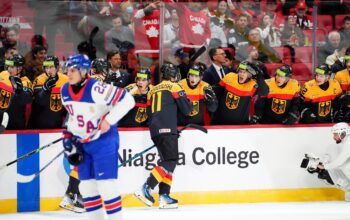 Deutsche Eishockey-Junioren bleiben bei U20-WM erstklassig