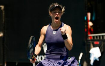 Siegemund kämpft sich in zweite Runde der Australian Open