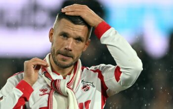 Podolski entschuldigt sich nach bösem Foul bei Hallenturnier