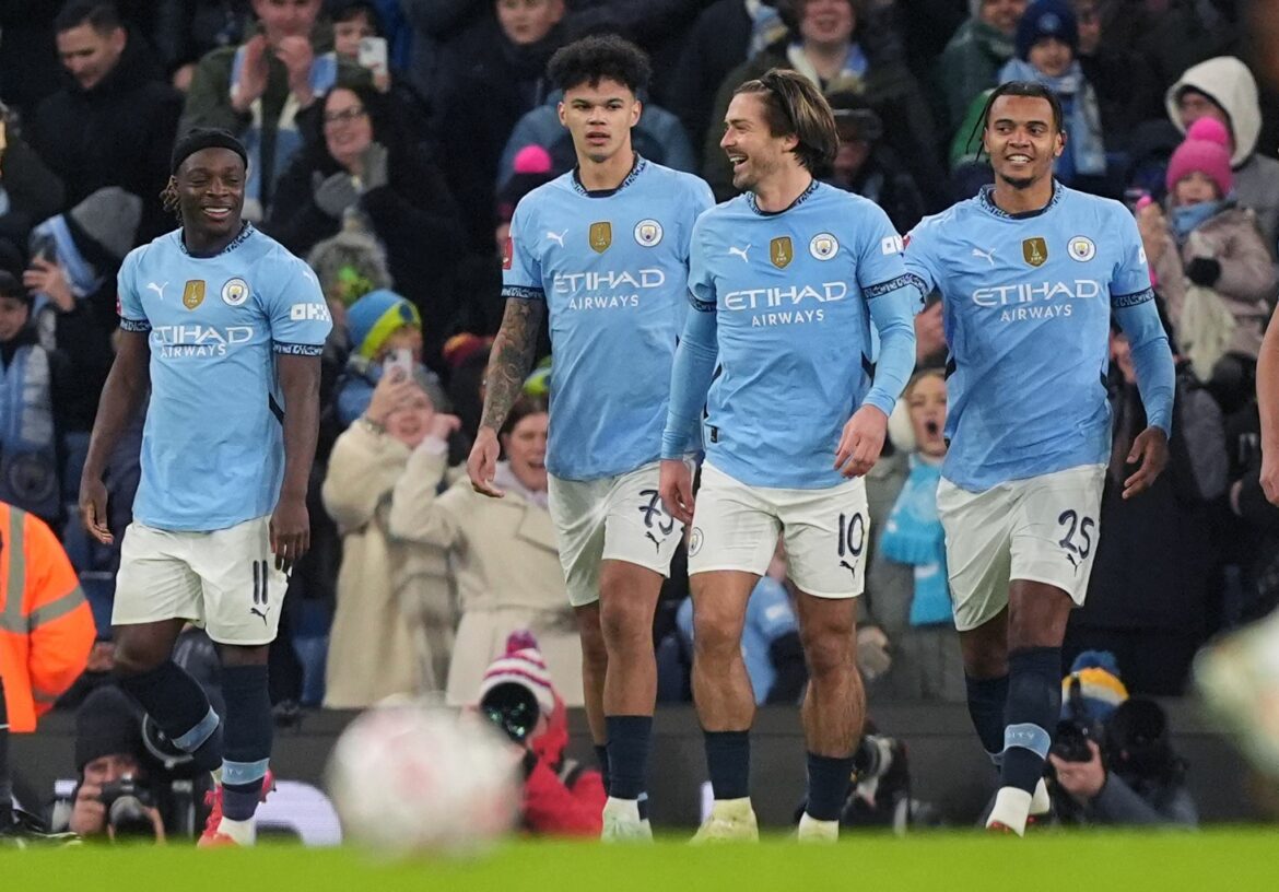 Man City siegt 8:0 – 16-Jähriger debütiert für Liverpool