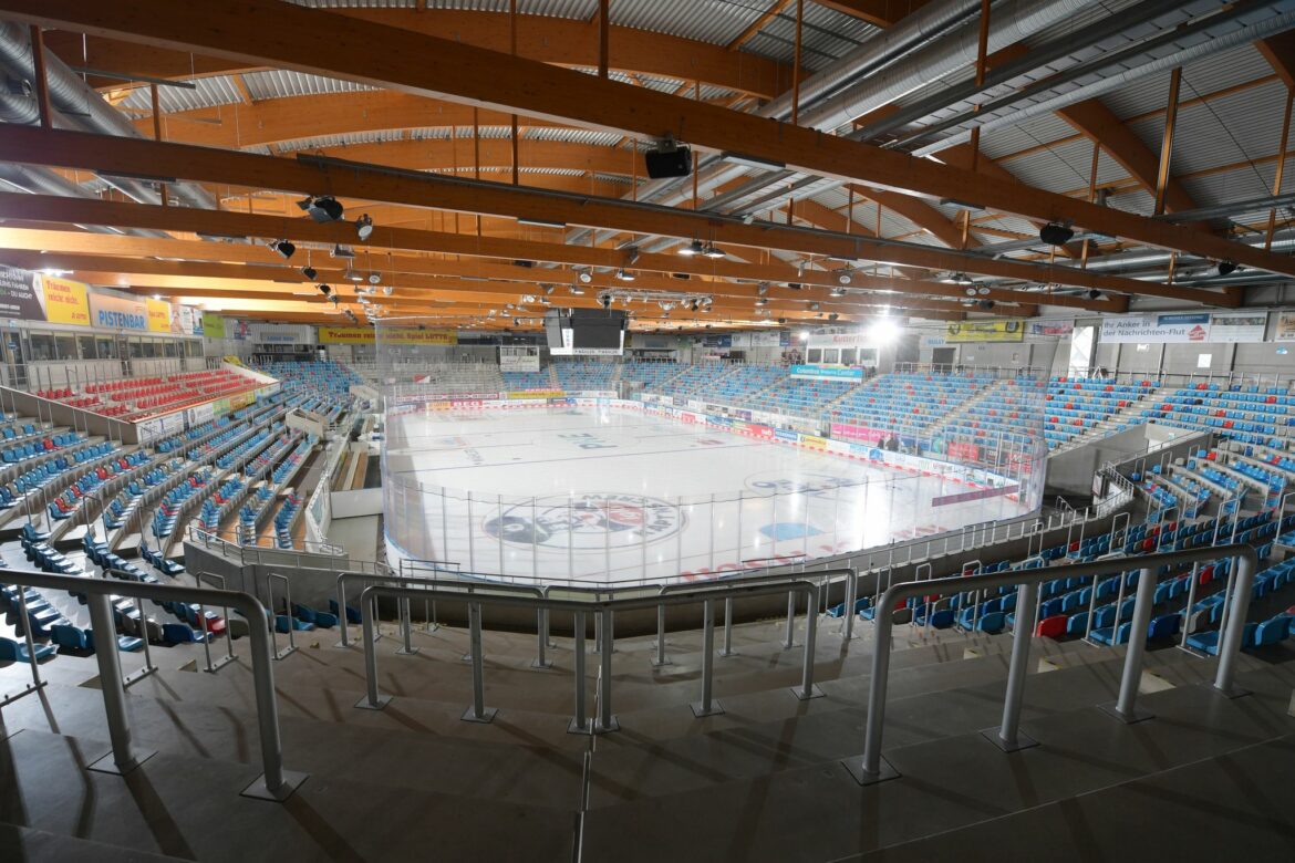 Wegen Havarie: Eishockey-Topspiel in Bremerhaven abgebrochen