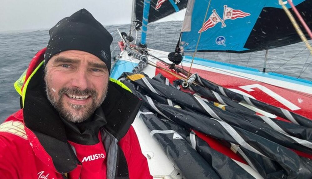 Vendée Globe: Blitz beschädigt Boot von Herrmann