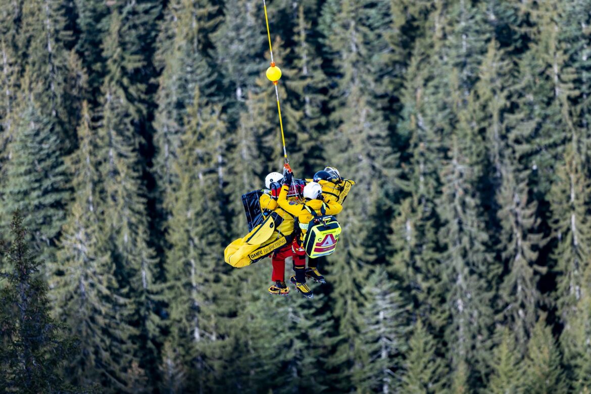 Skirennfahrer Schramm verletzt sich in Kitzbühel schwer