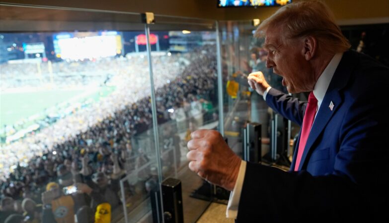 Trump als erster amtierender US-Präsident beim Super Bowl