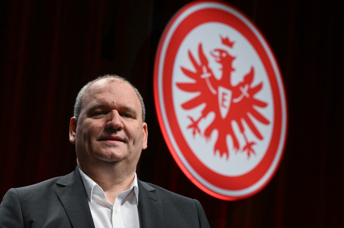 Präsident von Eintracht Frankfurt am Herzen operiert