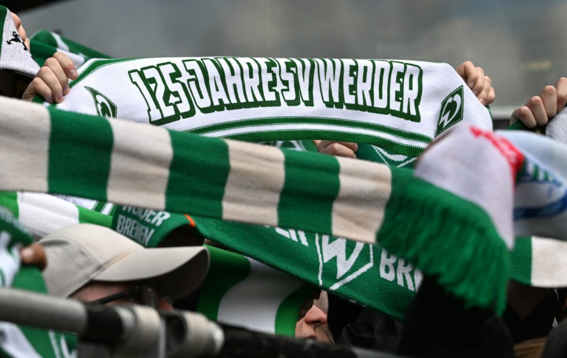 Zugunfall stoppt Werder-Fans auf Weg nach Leverkusen