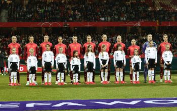 DFB-Frauen live bei KiKA – und mit Bernd das Brot